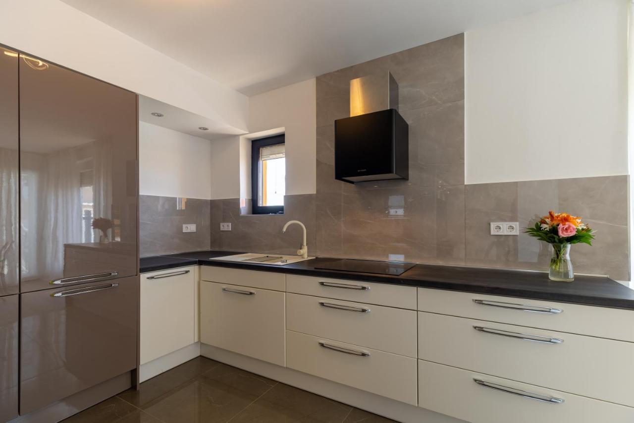 Villa Family And Friends Private Heated Pool With Jacuzzi Zadar Exteriér fotografie