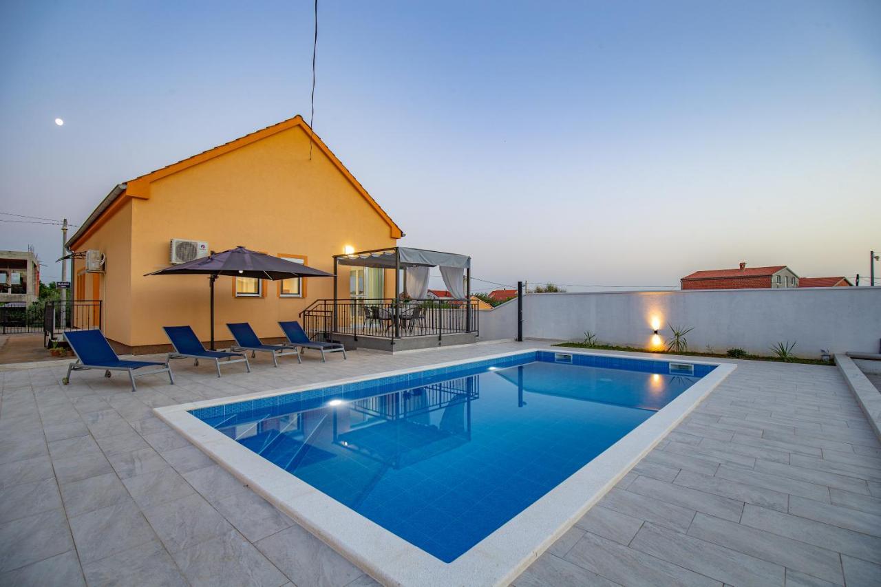 Villa Family And Friends Private Heated Pool With Jacuzzi Zadar Exteriér fotografie