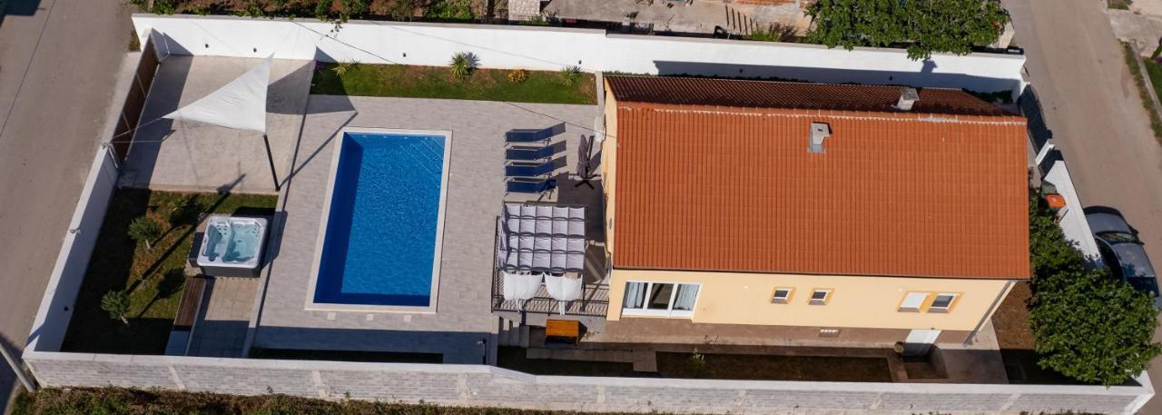 Villa Family And Friends Private Heated Pool With Jacuzzi Zadar Exteriér fotografie