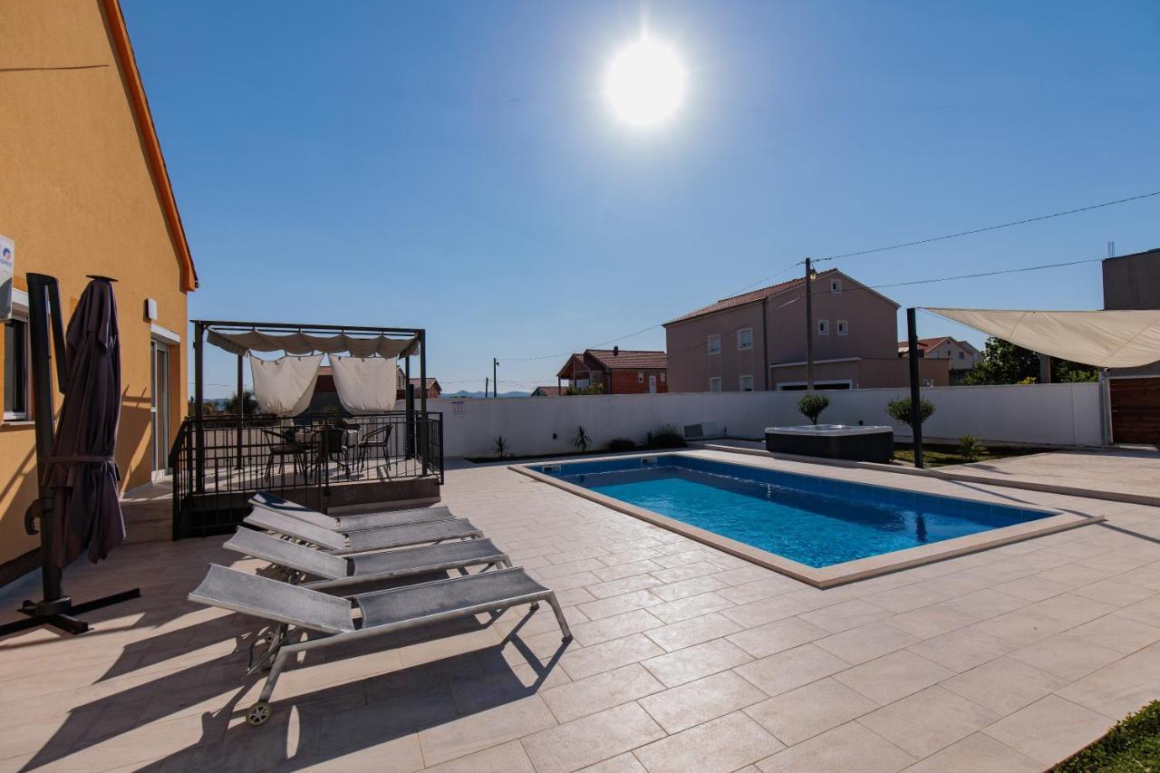 Villa Family And Friends Private Heated Pool With Jacuzzi Zadar Exteriér fotografie